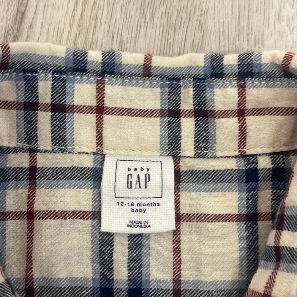 Baby Gap 12-18 months boys plaid long sleeve onesie